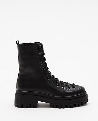 Чорні шкіряні черевики